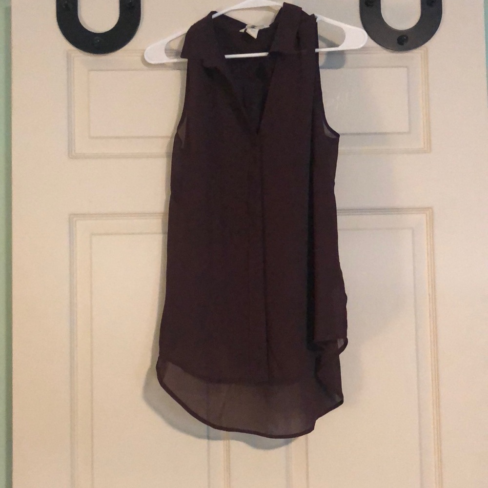 2 Button down tank tops! One maroon and one black!